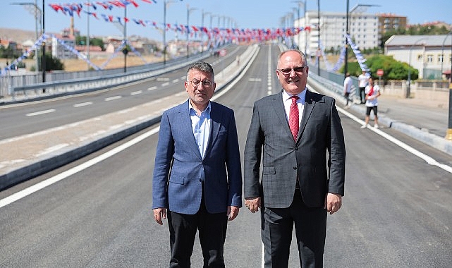 Erzincan Çevre Yolu Stadyum Yanı Üst Geçit ve Bağlantı Yolu Hizmete Açıldı…