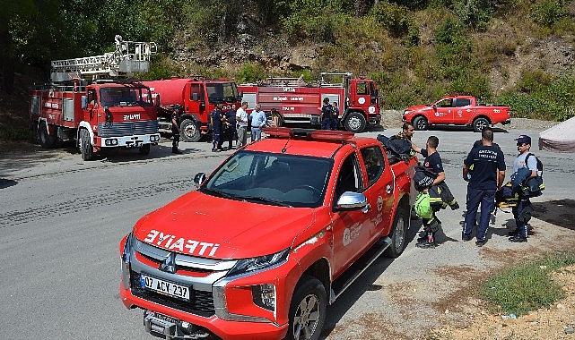 Antalya  Büyükşehir ekipleri yangın sonrası da sahada